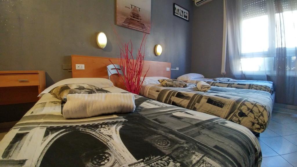 רומא Ciak Hostel מראה חיצוני תמונה